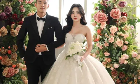 Trung vệ tuyển Việt Nam đá trận 'chung kết cuộc đời' với bạn gái xinh đẹp