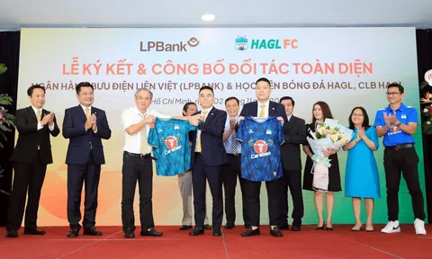 Vì sao CLB HAGL của bầu Đức quyết định đổi tên?