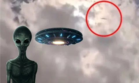 'UFO bị tóm dính dù chớp thời cơ hiếm có lộ diện' khiến đám đông la hét: Loạt nghi vấn trỗi dậy!