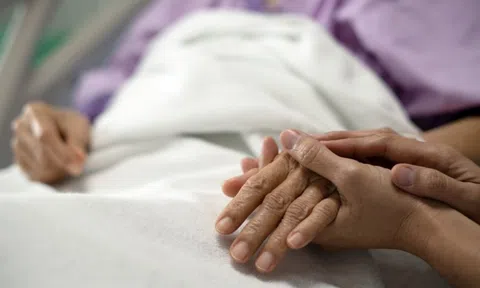 Y tá vén màn cảnh tượng trước khi 1 người qua đời