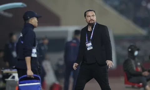 HLV Popov phản ứng kịch liệt với án phạt từ VFF