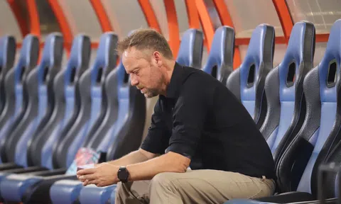 VIDEO: Những chia sẻ đầu tiên của HLV Mano Polking về CAHN