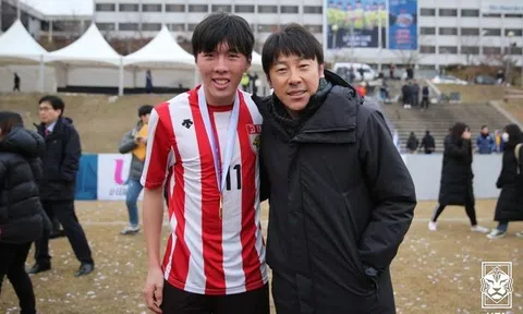Con trai HLV Shin Tae Yong mong mỏi 1 điều