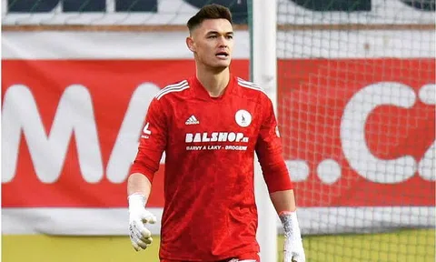 Đội bóng Việt Nam vung tiền cho ngôi sao Việt kiều