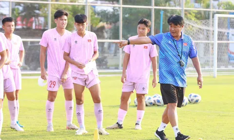 HLV U16 Việt Nam cử trợ lý do thám Thái Lan trước bán kết