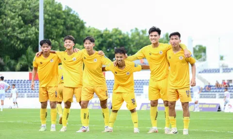 Toàn thắng 2 trận, Hà Nội cùng Hà Tĩnh giành vé vào tứ kết