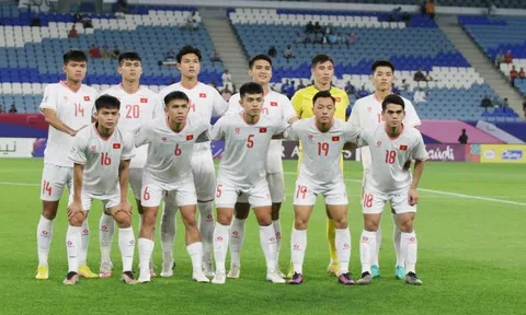 HLV Kim Sang Sik đón tin vui cực vui