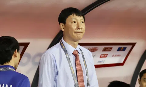 HLV Kim Sang Sik nhận tin dữ ở ĐT Việt Nam sau thắng lợi