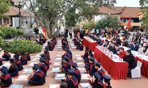Tìm hiểu nét đẹp viết chữ đầu xuân của người Việt từ Lễ khai bút Đồ Sơn 2024