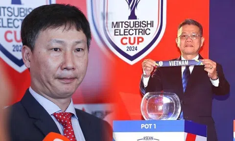 HLV Kim Sang Sik có biểu cảm gây chú ý khi biết tin ĐT Việt Nam cùng bảng Indonesia