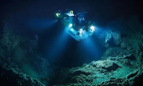 Điều gì xảy ra khi thả một viên gạch ở rãnh đại dương sâu nhất thế giới?