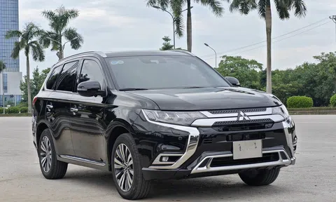 Mitsubishi Outlander ‘siêu lướt’ lăn bánh chỉ hơn 7.000 km được rao bán với giá ngỡ ngàng