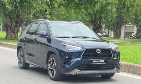 Toyota Yaris Cross 2023 lộ diện ‘không che’ trước thời điểm trình làng khách Việt