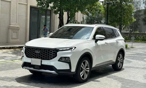 Lăn bánh chưa đầy 1 năm, Ford Territory ‘siêu lướt’ được chào bán với giá khó tin