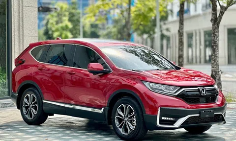 Lăn bánh chưa đầy 1 năm, Honda CR-V 2023 ‘siêu lướt’ xuống giá khó tin