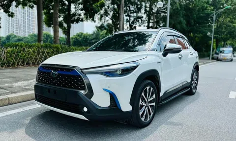 Lăn bánh 3 năm, Toyota Corolla Cross Hybrid ‘lướt’ được rao bán với giá khó tin