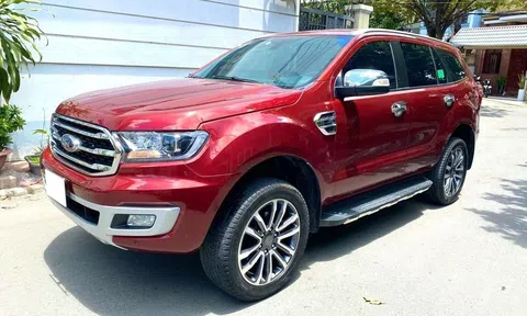 Ngỡ ngàng mức giá chào bán của Ford Everest cũ sau 2 năm lăn bánh