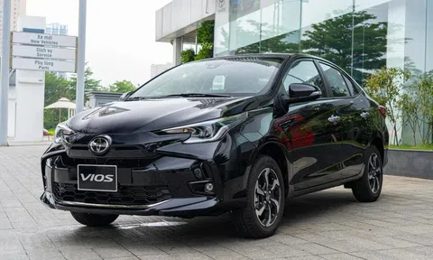 Loạt xe sedan cỡ B chạy đua giảm giá ngay đầu tháng 10