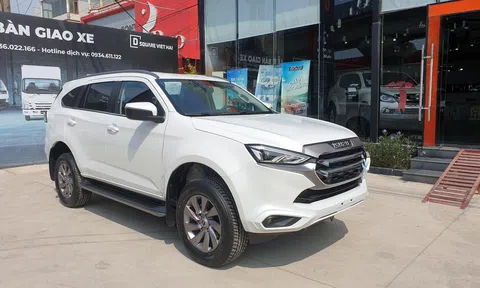 Đối thủ của Ford Everest giảm giá "sập sàn" đến gần 150 triệu đồng