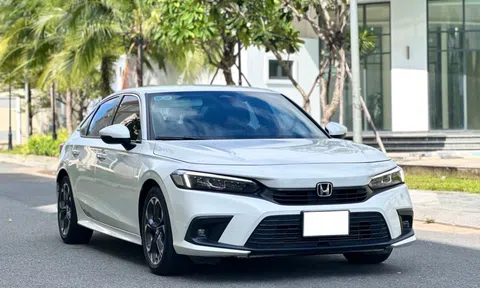 Sau 1 năm lăn bánh, Honda Civic chạy lướt rao bán lại với mức giá khó tin