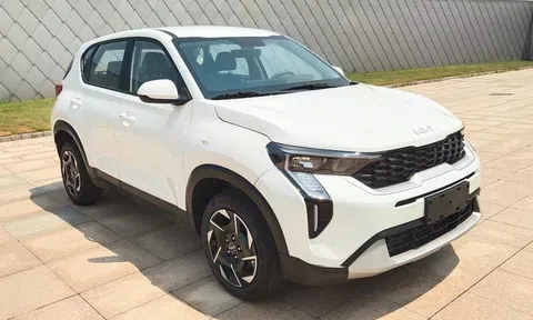 Kia Sonet 2024 bất ngờ lộ diện hoàn toàn với thiết kế mới, gây sức ép lên Toyota Raize