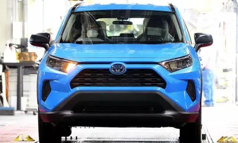 Toyota tạm dừng hoạt động 6 nhà máy sản xuất ô tô vì một tai nạn hy hữu