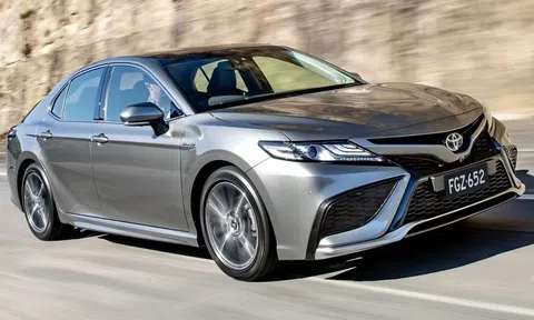 Toyota dừng nhận đơn cho Camry Hybrid vì ‘cháy hàng’, thời gian chờ giao xe tăng cao khó tin