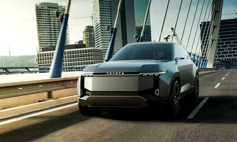 "Xe chủ tịch" Toyota Land Cruiser sắp có phiên bản thuần điện với thiết kế đậm chất tương lai