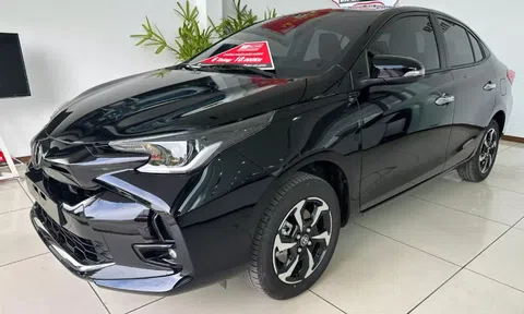 Bất ngờ giá chào bán của Toyota Vios 2023 "siêu lướt" mới lăn bánh 200 km