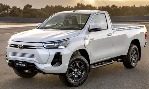 Toyota thử nghiệm bán tải Hilux bản chạy điện, ‘phản công’ trước sự trỗi dậy của xe Trung Quốc