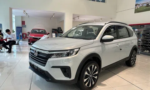 Loạt xe MPV chạy đua giảm giá ngay đầu tháng 11