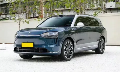 Aito M9 - SUV hạng sang của Huawei vừa mở bán trước đã "đắt hàng như tôm tươi"