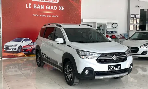 Xe 7 chỗ siêu tiết kiệm xăng Suzuki XL7 giảm giá 60 triệu đồng