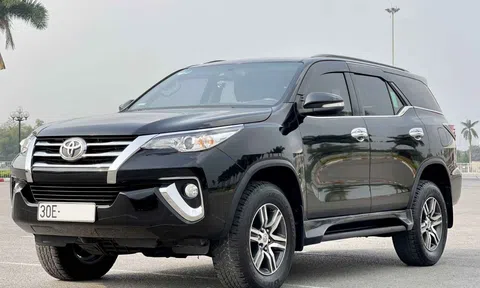 Lăn bánh 6 năm, giá chào bán của Toyota Fortuner cũ chỉ còn ngang Ford Territory ‘đập hộp’