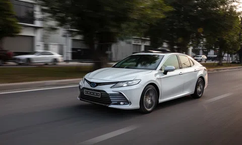 Sedan hạng D tháng 10/2023: Toyota Camry là cái tên duy nhất có doanh số sụt giảm