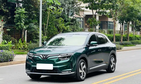 Bất ngờ giá chào bán của VinFast VF8 "siêu lướt" mới lăn bánh vỏn vẹn hơn 3.000 km