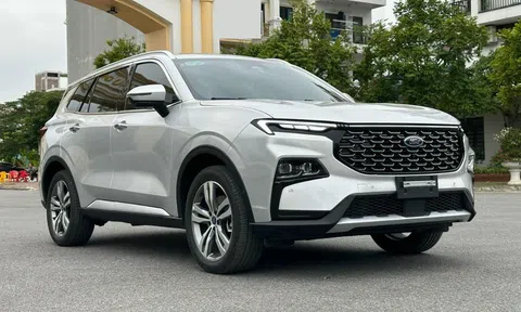 Lăn bánh chưa đầy 1 năm, Ford Territory 2023 ‘siêu lướt’ rớt giá không phanh trên sàn xe cũ