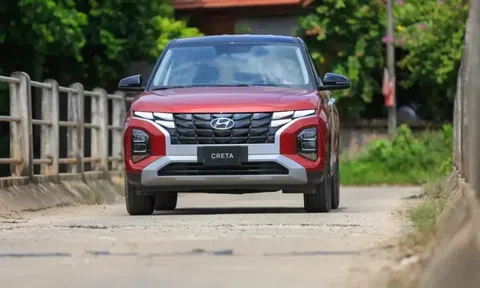 Hyundai Creta đòi lại ngôi đầu phân khúc SUV cỡ B, Toyota Corolla Cross "giậm chân tại chỗ"