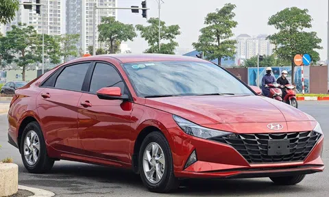 Ngỡ ngàng giá chào bán của Hyundai Elantra ‘siêu lướt’ mới lăn bánh chưa đầy 3.000 km