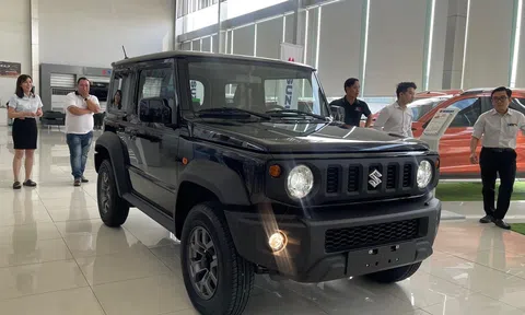 Cận cảnh Suzuki Jimny tại đại lý, dự kiến mở bán vào đầu năm sau