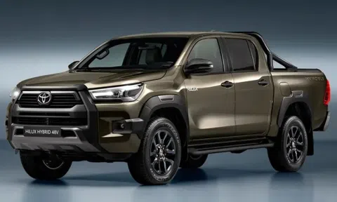 Bán tải Toyota Hilux ‘rục rịch’ ra mắt bản hybrid tiết kiệm nhiên liệu, dự kiến trình làng năm sau