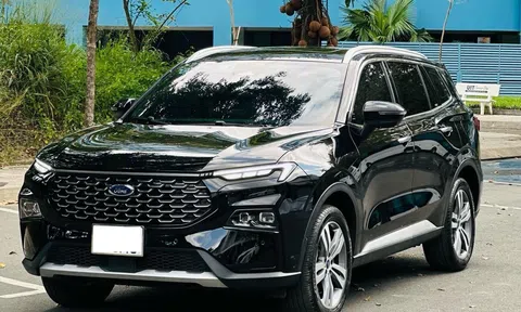 Mới lăn bánh hơn 5.000 km, Ford Territory "siêu lướt" xuống giá khó tin