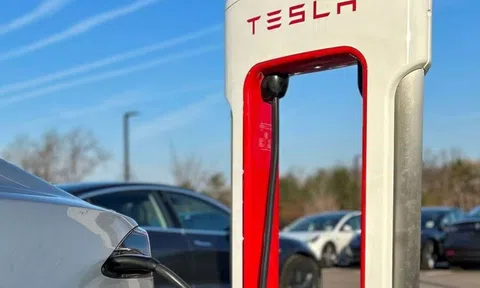 Gặp vấn đề an toàn, Tesla triệu hồi gần như toàn bộ xe điện của hãng đang lăn bánh tại Mỹ