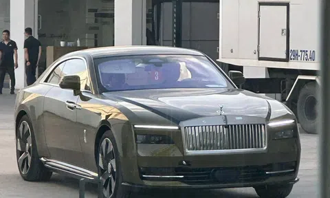 Xe siêu sang chạy điện Rolls-Royce Spectre lần đầu lộ diện tại Việt Nam