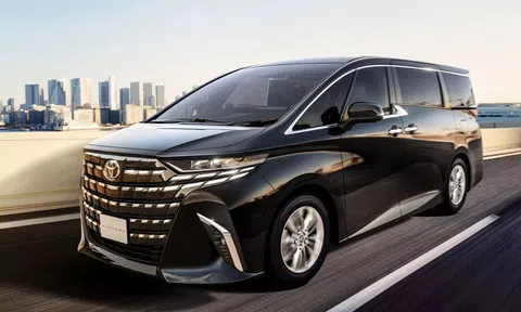 Cầu vượt cung, Toyota ngừng bán Land Cruiser và Alphard