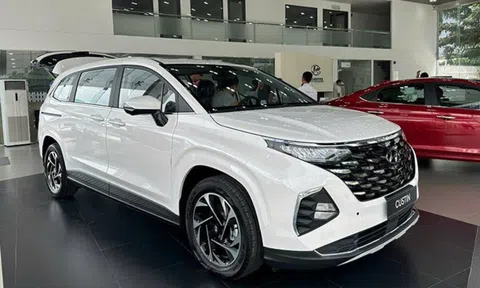 MPV Hyundai Custin nhận ưu đãi lớn dù mới ra mắt, cạnh tranh Toyota Innova