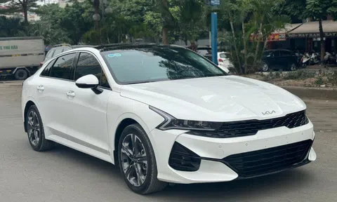 Kia K5 ‘siêu lướt’ vừa lăn bánh hơn 1 năm đã rao bán với giá sốc