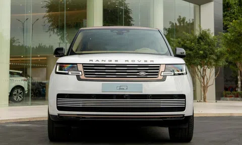 SUV hạng sang Range Rover SV mới chốt giá từ 16,87 tỷ đồng tại Việt Nam