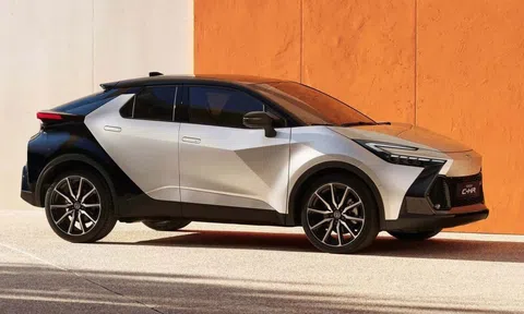 Toyota C-HR - SUV điện ngang cỡ VinFast VF 6 công bố giá bán gây bất ngờ