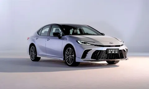 Toyota Camry thế hệ mới được mở bán ở thị trường "hàng xóm", giá quy đổi từ gần 600 triệu đồng